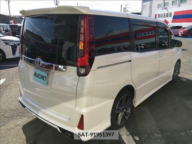 Toyota NOAH 2014-01 210584-19