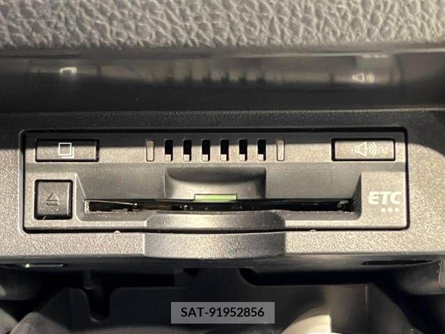 Toyota VOXY 2018-10 288951-6