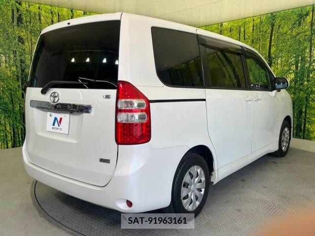 Toyota NOAH 2013-11 298086-18