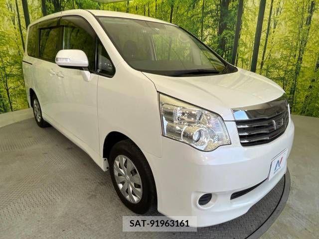 Toyota NOAH 2013-11 298086-17