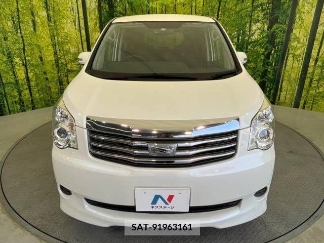 Toyota NOAH 2013-11 298086-15