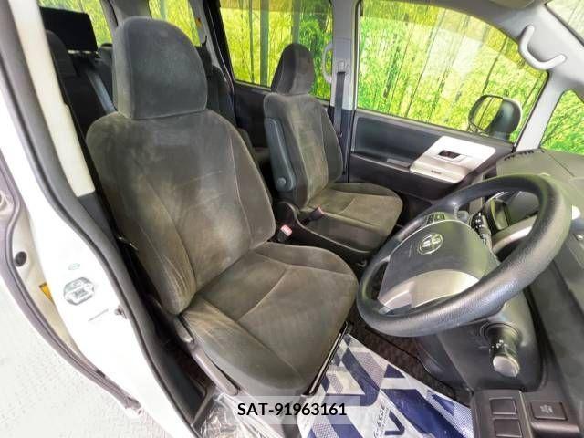 Toyota NOAH 2013-11 298086-8