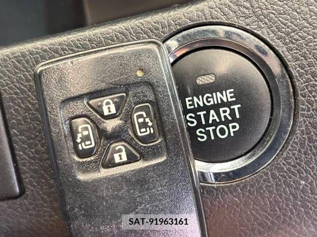Toyota NOAH 2013-11 298086-6