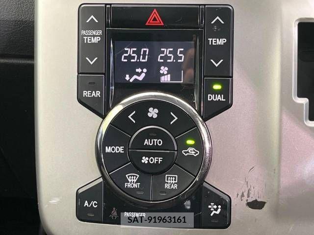 Toyota NOAH 2013-11 298086-5