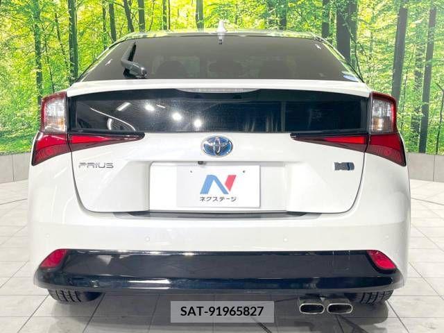 Toyota PRIUS 2019-02 220495-15