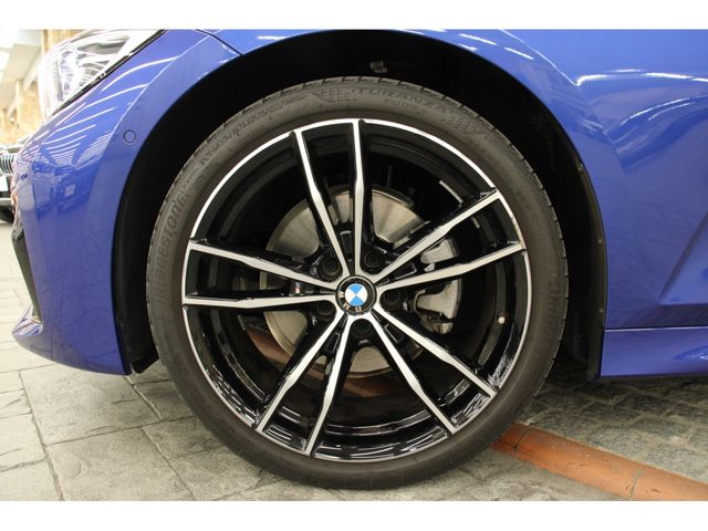 Bmw 3 SERIES 2019-04 11013-28