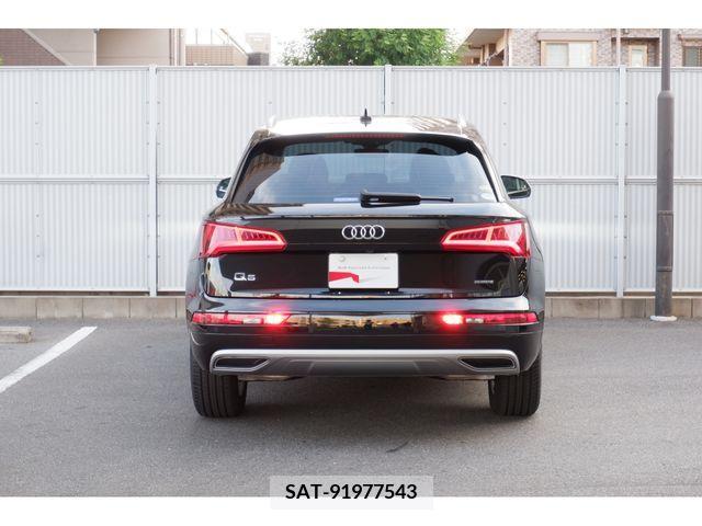 Audi Q5 2021-04 334704-3