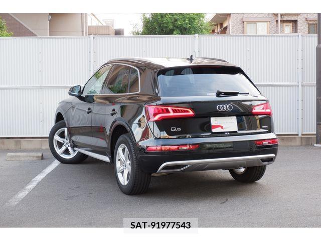 Audi Q5 2021-04 334704-2