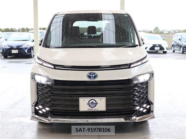 Toyota VOXY 2024-01 219340-1