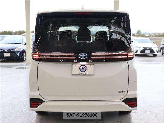 Toyota VOXY 2024-01 219340-4