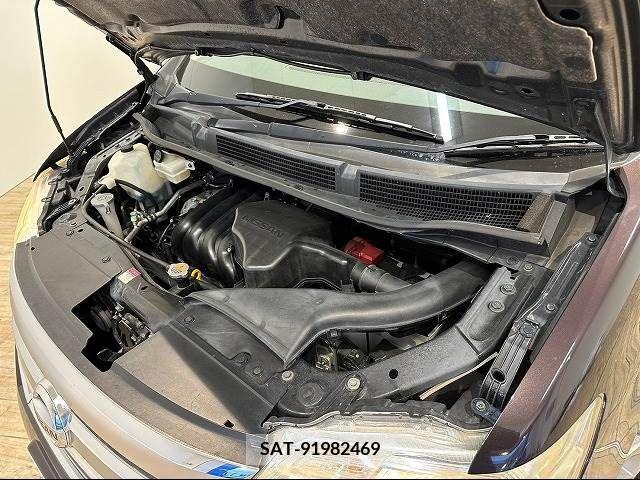 Nissan SERENA 2011-09 212649-19