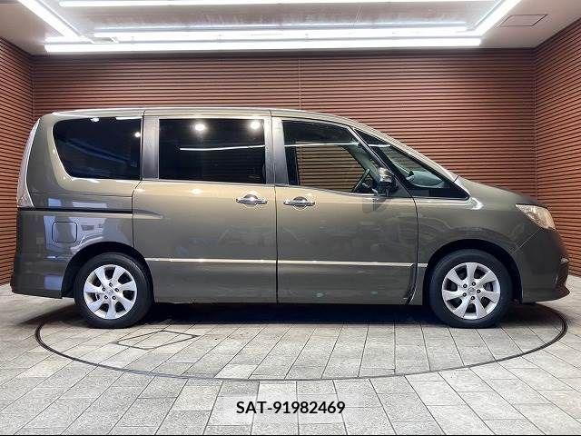 Nissan SERENA 2011-09 212649-15