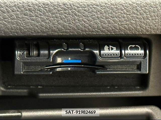 Nissan SERENA 2011-09 212649-5