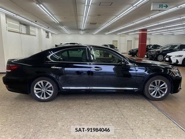 Lexus LS 2013-12 241306-3