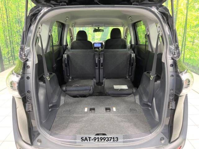 Toyota SIENTA 2016-03 381943-11