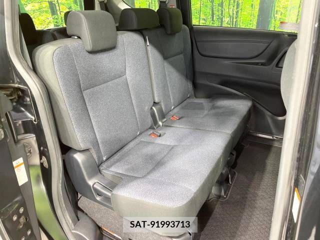 Toyota SIENTA 2016-03 381943-9