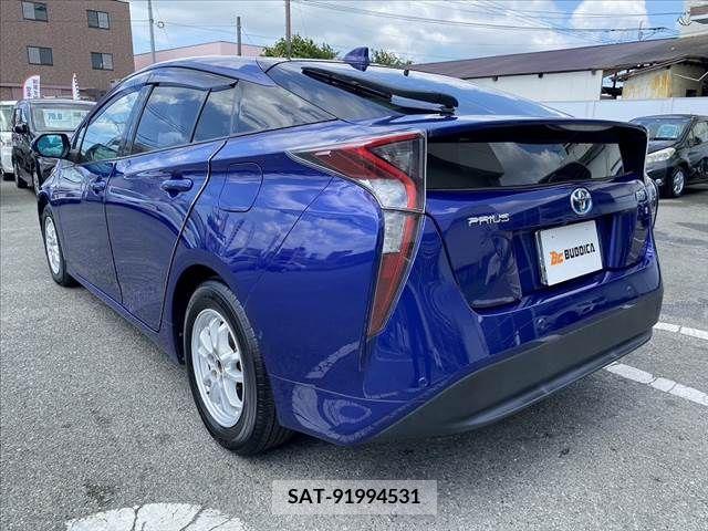 Toyota PRIUS 2016-08 366364-11
