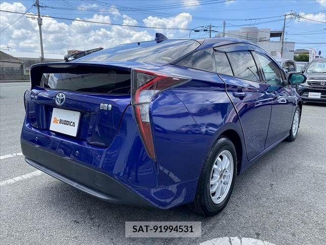 Toyota PRIUS 2016-08 366364-9