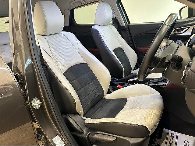 Mazda CX-3 2015-07 17987-8
