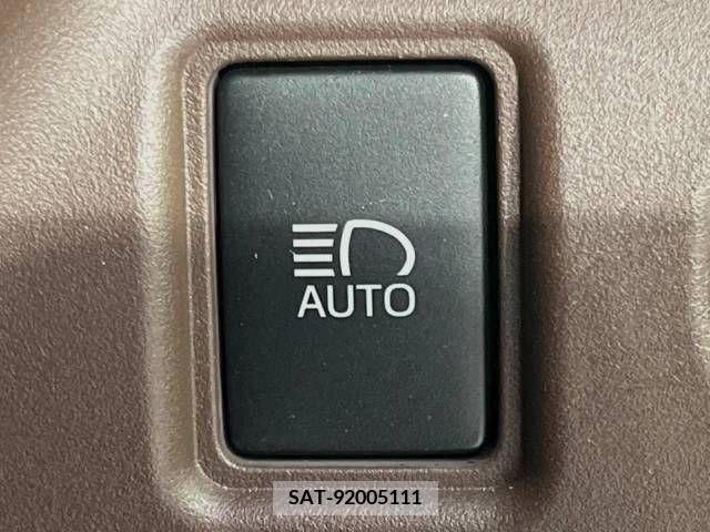 Toyota ESQUIRE 2015-10 359782-7
