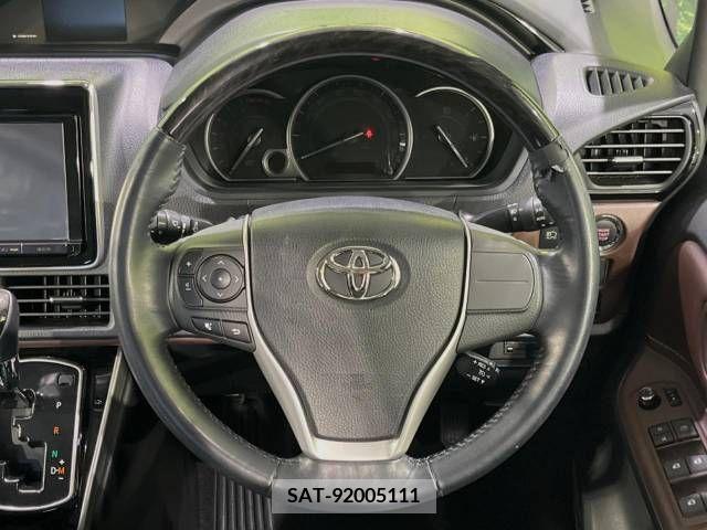 Toyota ESQUIRE 2015-10 359782-12