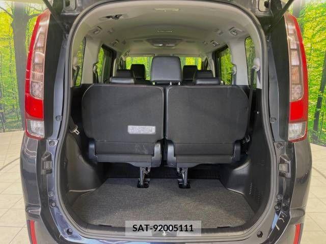 Toyota ESQUIRE 2015-10 359782-11