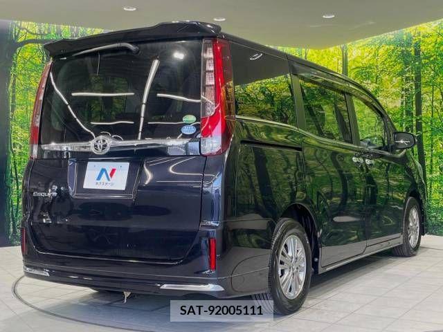 Toyota ESQUIRE 2015-10 359782-18