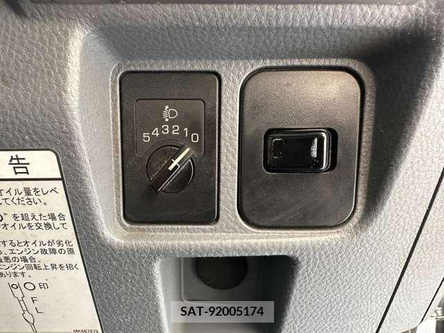 Mitsubishi CANTER 2014-02 294465-10