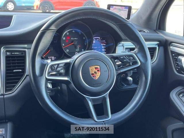 Porsche MACAN 2018-10 380243-9