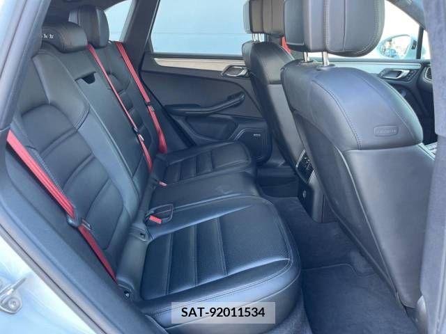 Porsche MACAN 2018-10 380243-8