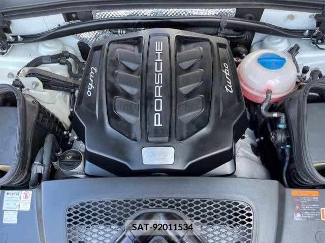Porsche MACAN 2018-10 380243-19