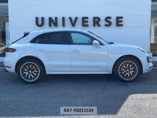 Porsche MACAN 2018-10 380243-18