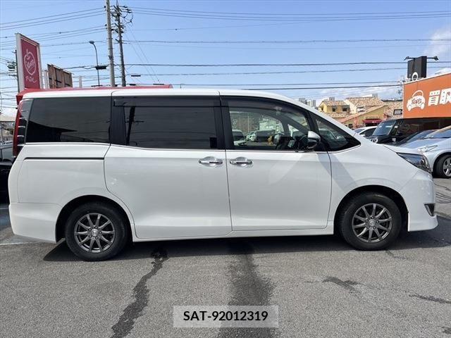 Toyota ESQUIRE 2017-12 219200-3