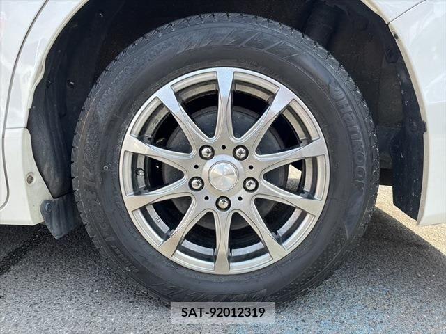 Toyota ESQUIRE 2017-12 219200-17