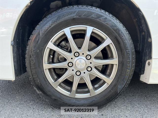 Toyota ESQUIRE 2017-12 219200-16