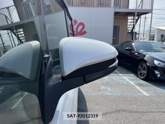 Toyota ESQUIRE 2017-12 219200-12