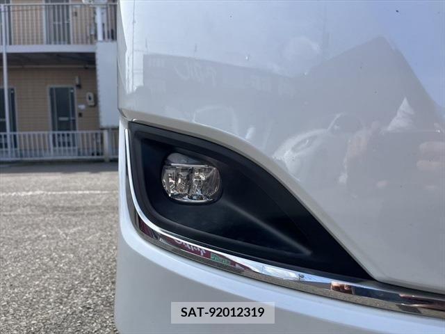 Toyota ESQUIRE 2017-12 219200-11