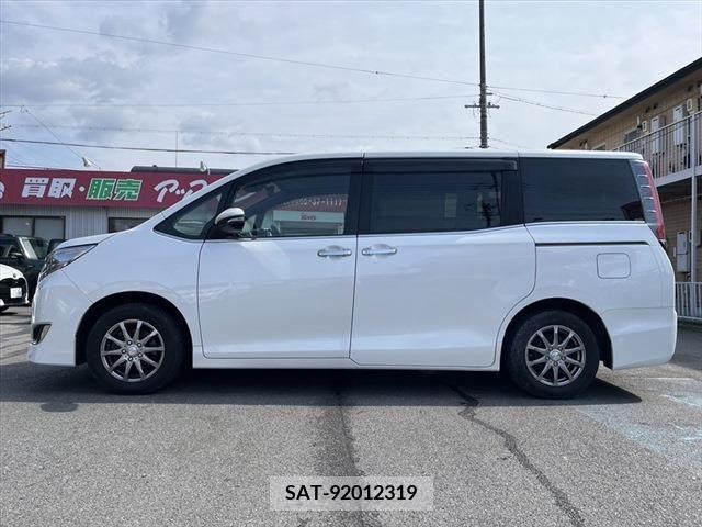 Toyota ESQUIRE 2017-12 219200-7