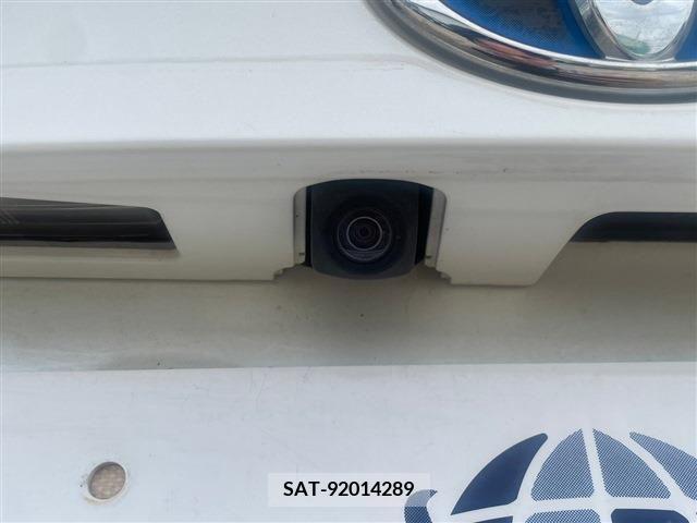 Toyota C-HR 2017-09 295321-14