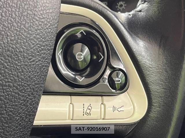 Toyota PRIUS 2016-11 331288-6