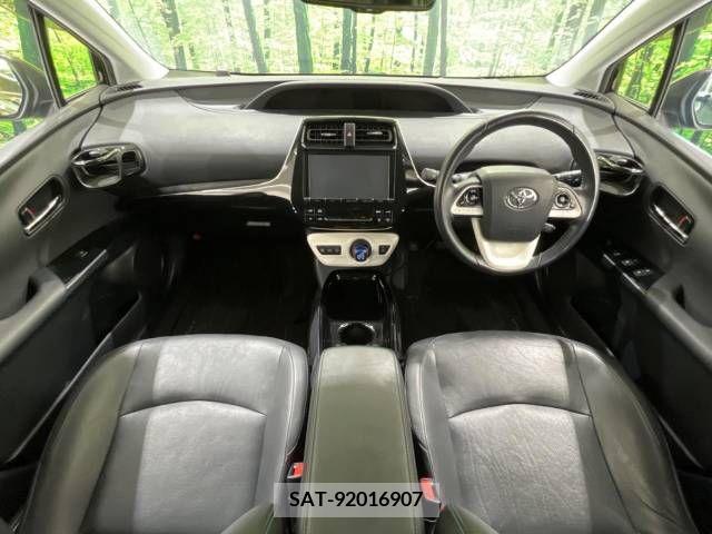 Toyota PRIUS 2016-11 331288-1
