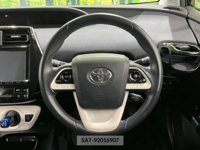 Toyota PRIUS 2016-11 331288-12