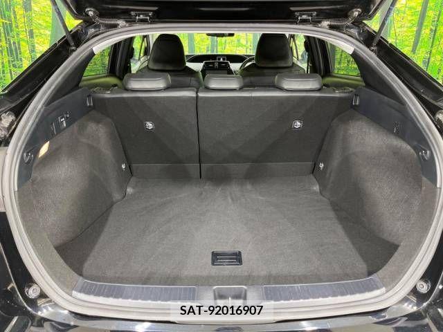 Toyota PRIUS 2016-11 331288-11