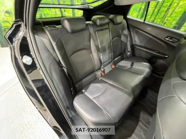 Toyota PRIUS 2016-11 331288-10