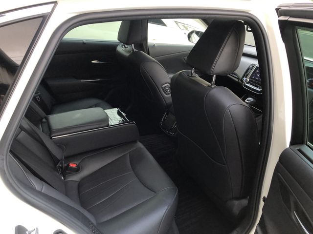 Toyota CROWN SEDAN 2018-10 11000-13