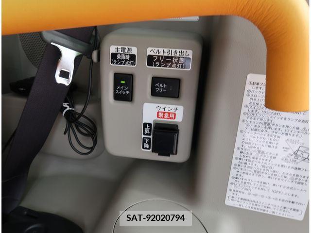 Daihatsu TANTO 2015-04 383912-11