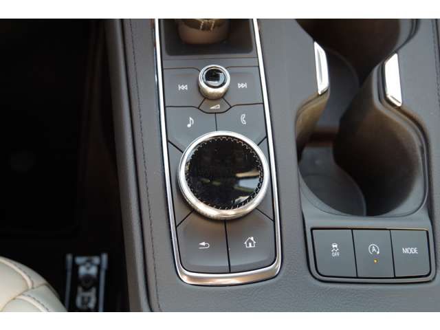 Cadillac XT4 2023-02 16241-13