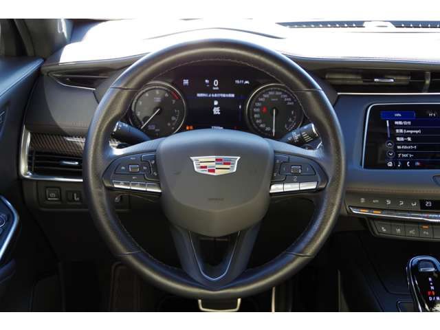 Cadillac XT4 2023-02 16241-9