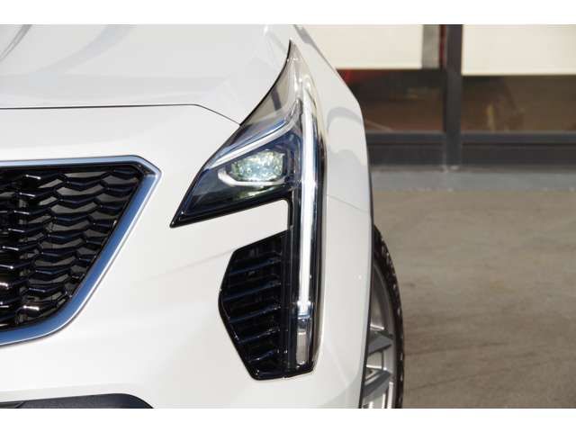 Cadillac XT4 2023-02 16241-17