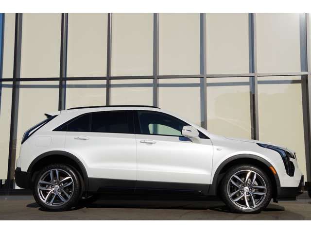 Cadillac XT4 2023-02 16241-7